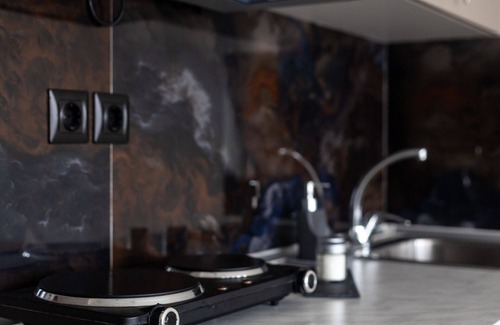 Vardaris Condominio | Cozy 1-bedroom condo with WiFi, AC in wonderful Thessaloniki
