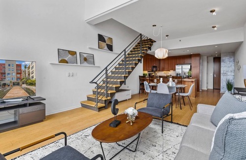 Emeryville Condominio | Cozy 1-bedroom condo in fantastic Emeryville with fitness room, WiFi