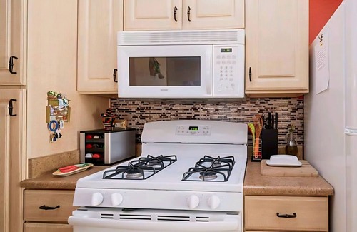 Las Vegas Condominio | Cozy 1-bedroom condo in a gated, quiet community