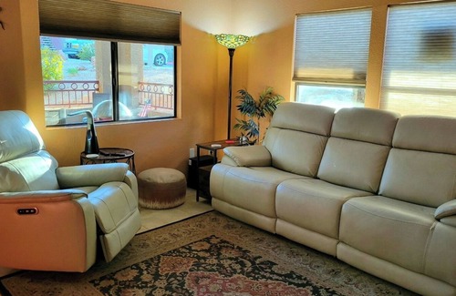 Las Vegas Condominio | Cozy 1-bedroom condo in a gated, quiet community