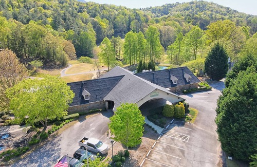 Clayton Condominio | Cozy 1-Bedroom Condo with Mountain Views in Clayton, GA