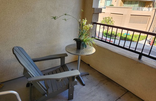 Airport Area Condominio | Cozy 1-bedroom condo with view in charming Irvine