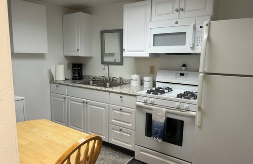 Venango Apartamento | Cozy 1-bedroom creekside flat