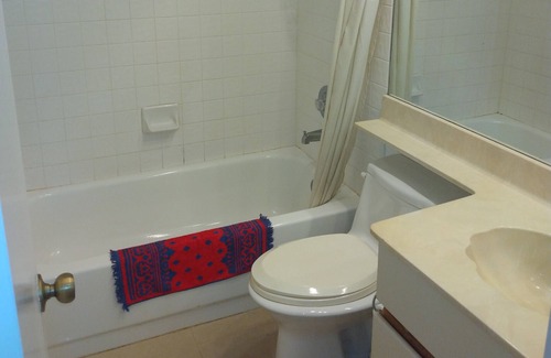 Weston Casa | Cozy 1-bedroom house with AC and WiFi in pleasant Weston