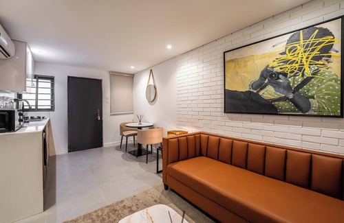 Ikoyi Casa | Cozy 1-Bedroom in Dolphin Estate, Ikoyi with Wi-Fi, DSTV & Modern Amenities
