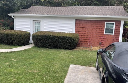 Cartersville Cabina | Cozy 1 Bedroom, one sofa bed Cottage House 10 min from Lake Pointe Sports Ctr