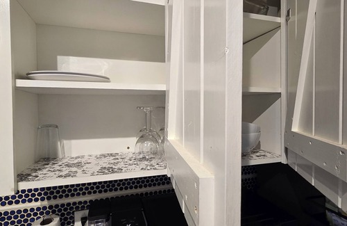 Newport Apartamento | Cozy 1-bedroom Owners Apartment in downtown. Walk to main street.