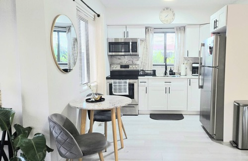 Little Ranches Casa | Cozy 1 Bedroom + Patio Near Beaches & HardRock Cafe!