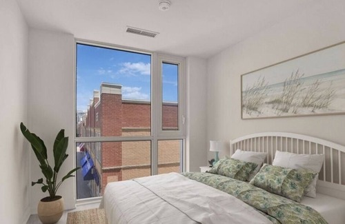 Oakville Condominio | Cozy 1 bedroom plus Den with all amenities in charming Oakville