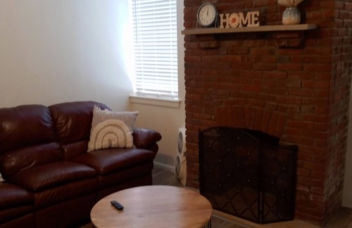 Central Northside Apartamento | Cozy 1 bedroom, private apartment with close proximity to many major hospitals.