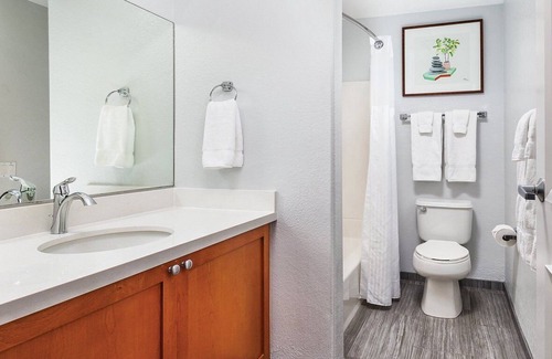 Old Las Palmas Complejo | Cozy 1-bedroom resort with AC, fitness room & pool in beautiful Palm Springs