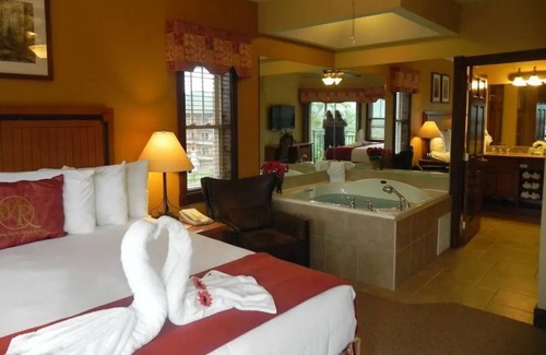 Gatlinburg Complejo | Cozy 1-bedroom Resort with Fitness Room, Waterpark in Charming Gatlinburg