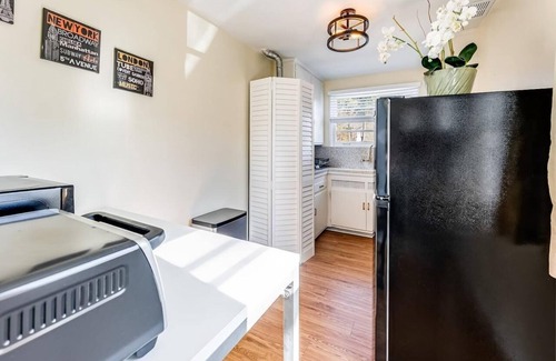 Fairfax District Apartamento | Cozy 1-Bedroom Retreat LA