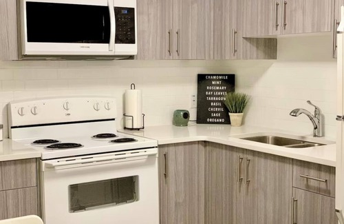 Calgary Casa | Cozy 1-bedroom suite close to the Airport