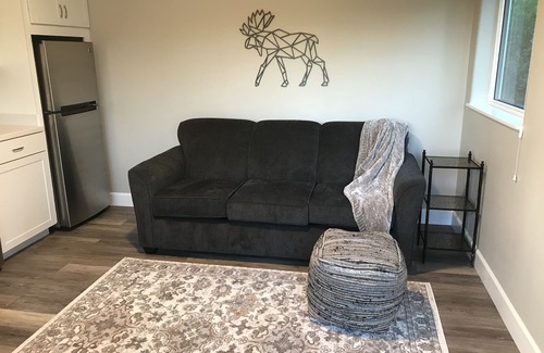 Mid-Hillside Apartamento | Cozy 1 bedroom with beautiful Alaskan views