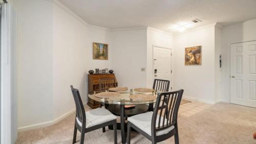 Wendover - Sedgewood Apartamento | Cozy 1-BR apartment with a seasonal pool