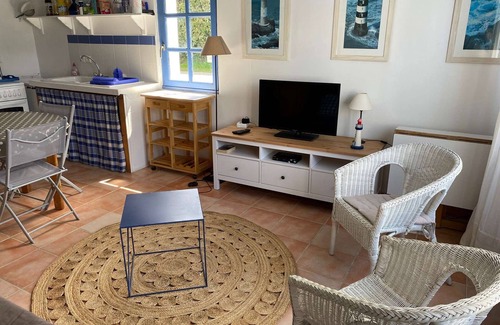 Locmaria Casa | Casa acogedora con jardín, cerca de la playa Grands Sables, vista al mar