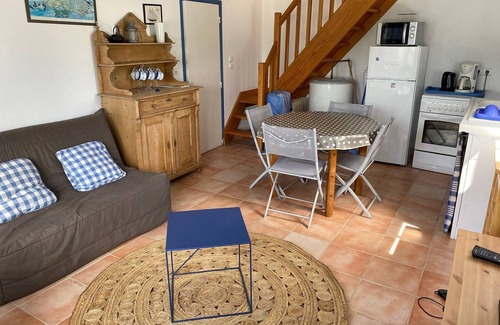 Locmaria Casa | Casa acogedora con jardín, cerca de la playa Grands Sables, vista al mar