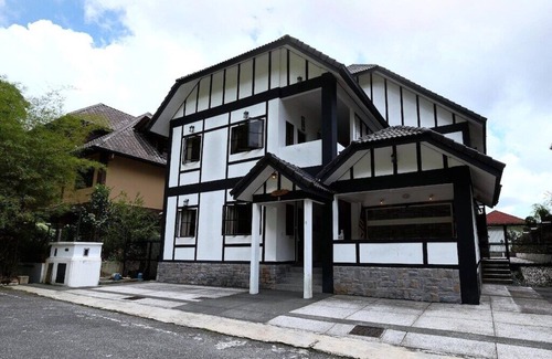 Tanah Rata Casa | Cozy 10-bedroom bungalow in Cameron Highlands