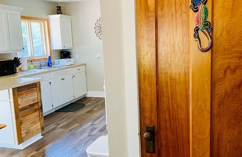Three Lakes Casa | Cozy 1940s Cottage on Range Line Lake – Private Waterfront on Three Lakes Chain