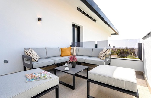 Distrito Norte Sierra Apartamento | Cozy 1BD apartment with terrace, pool and parking. Arruzafa VI
