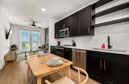 Tullamarine Apartamento | Cozy 1BD – Walk to Whole Foods Midtown