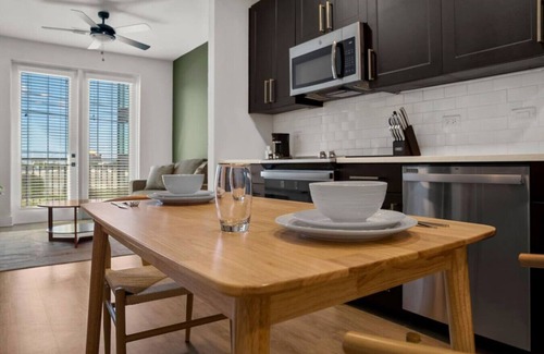 Tullamarine Apartamento | Cozy 1BD – Walk to Whole Foods Midtown