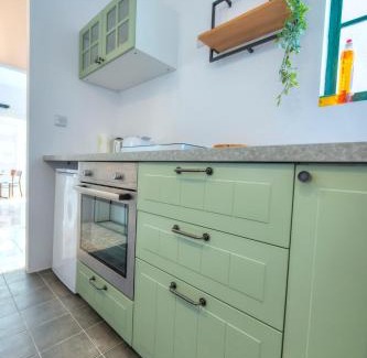 Floriana Apartamento | Cozy 1bedroom, roof terrace near Valletta DAZZ1-2
