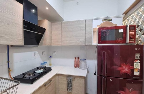 Bengaluru Apartamento | Cozy 1BHK Bhartiya City, near Manyata Techpark, 30 Min Drive 2 Airport wifi & AC