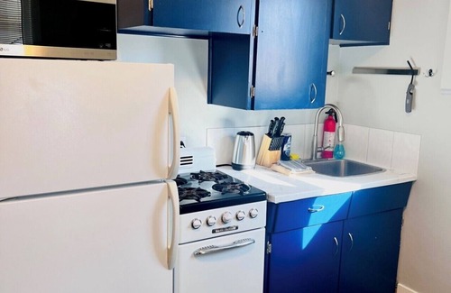Bankview Apartamento | "COZY" 1BR and 1 BATH Suite in Bankview