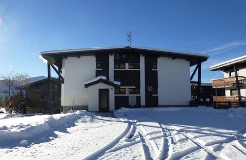 Jeux Apartamento | Apartamento acogedor de 2 ambientes para 4 personas, cerca de pistas y centro comercial en L'Alpe d'Huez