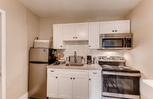 Coral Terrace Apartamento | Cozy 1-bedroom apartment with WiFi, AC in adorable Miami