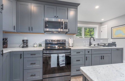 Strafford Apartamento | Cozy 1BR Apartment on Bow Lake