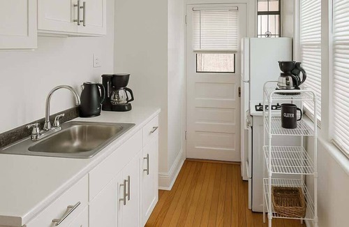 Rogers Park Apartamento | Cozy 1BR Apt in Rogers Park