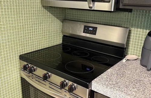 Avoca Condominio | Cozy 1BR Condo @ Eagle Pointe