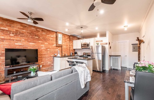 Central Hamilton Apartamento | Cozy 1BR Condo on James Street North!