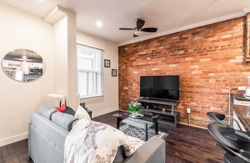Central Hamilton Apartamento | Cozy 1BR Condo on James Street North!