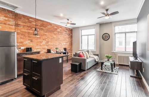 Central Hamilton Apartamento | Cozy 1BR- Condo Unit - James Street North