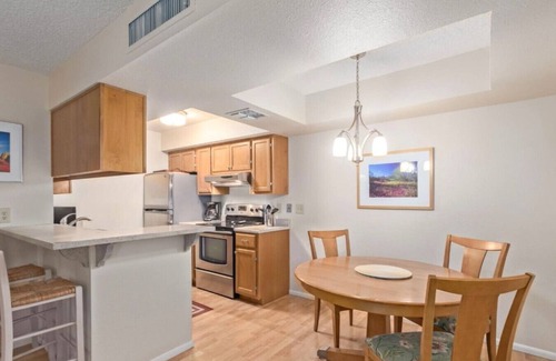 Paradise Valley Village Casa | Cozy 1BR Condo w/Gym, Pool & Hot Tub Access