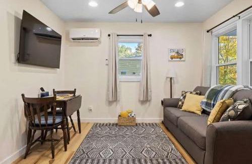 Hendersonville Casa | Cozy 1BR Cottage with Firepit Close to Downtown