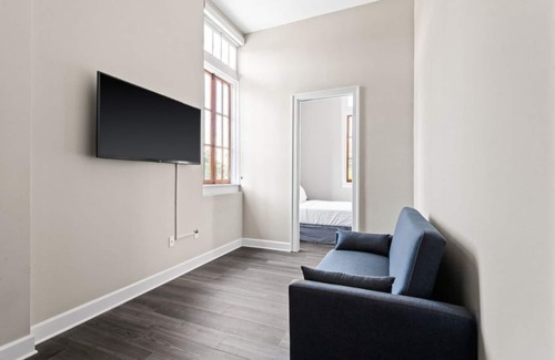 Saint Claude Hotel | Cozy 1BR Getaway Steps from the French Quarter