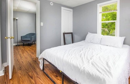West Des Moines Apartamento | Cozy 1BR Home W/ Free Parking in Valley Junction