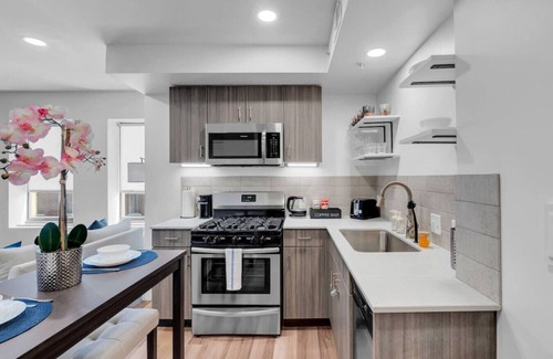 Deco District Apartamento | Cozy 1BR: Near BOK Center, Cox Convention Center