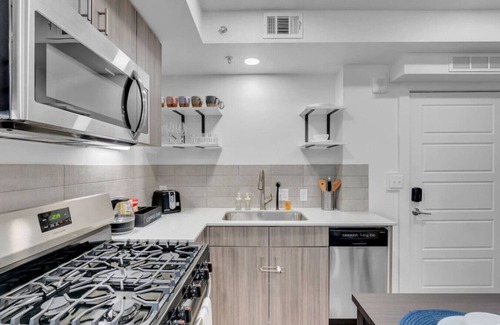 Deco District Apartamento | Cozy 1BR: Near BOK Center, Cox Convention Center