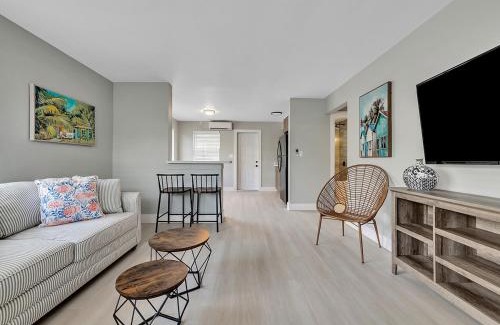 North Beach Apartamento | Cozy 1BR Seaside Steps to Hollywood Beach More