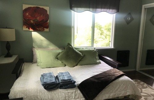 Oak Knoll - Redwood Park Casa | Acogedora unidad privada de 2 bd y 1 bt en Redwood City, perfecta para profesionales que viajan