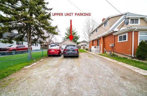 Welland Casa | Cozy 2 BDR Home/Apt. 20 mins to falls in Niagara