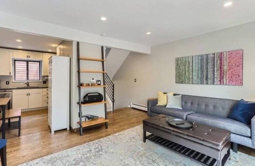 Lower Arapahoe Casa | Cozy 2 BDR Home in Boulder with Hot Tub