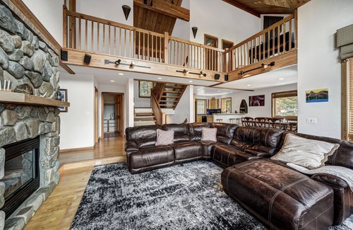 Breckenridge Casa | Cozy 2 BDR + Loft w/Mtn Views & Foosball!
