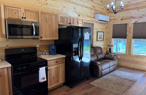 Argillite Cabina | Cozy 2-bedroom Cabin near Greenbo Lake State Park, Fox Den